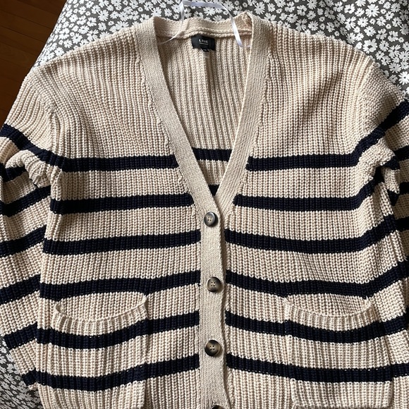 Line stripped sweater - Picture 5 of 5